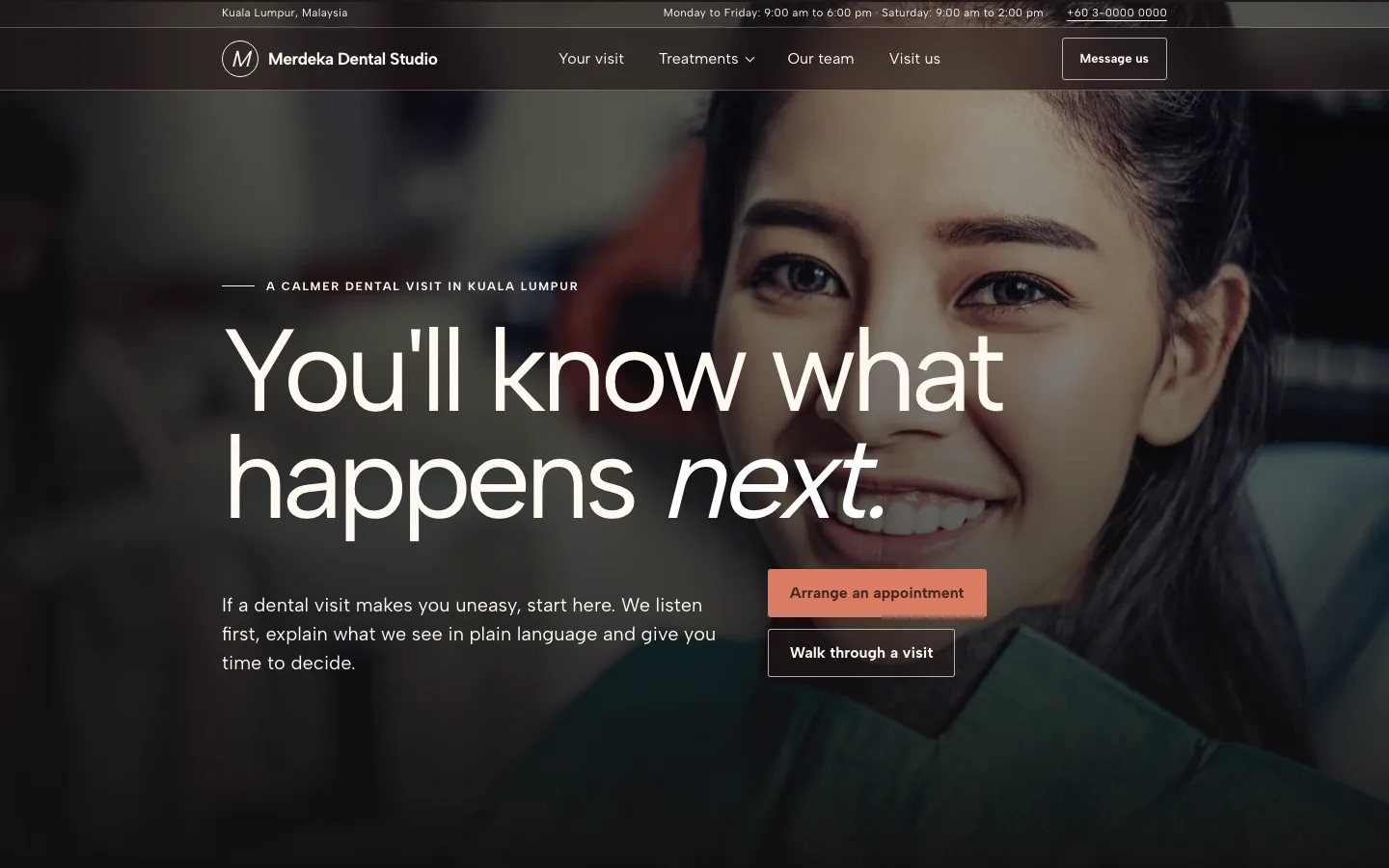 Signature style preview in dark mood on a demo dental clinic website for Merdeka Dental Studio